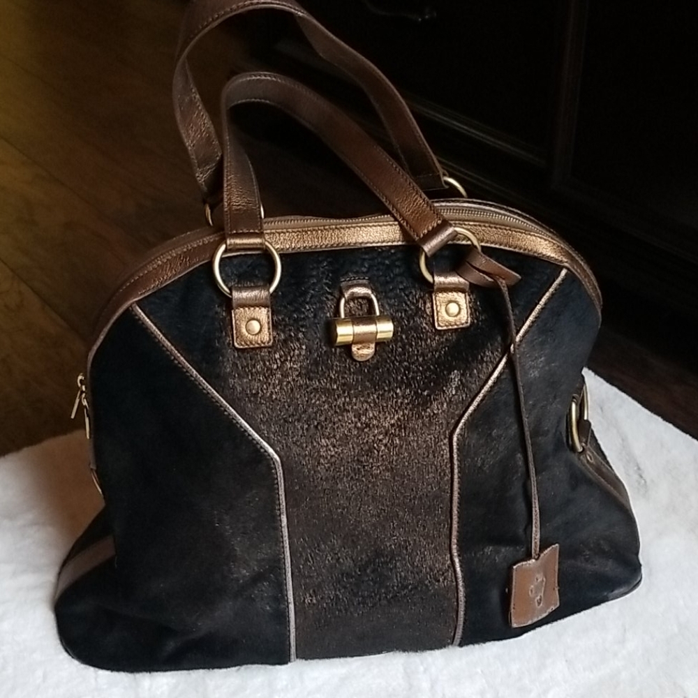 Yves Saint Laurent muse bag
